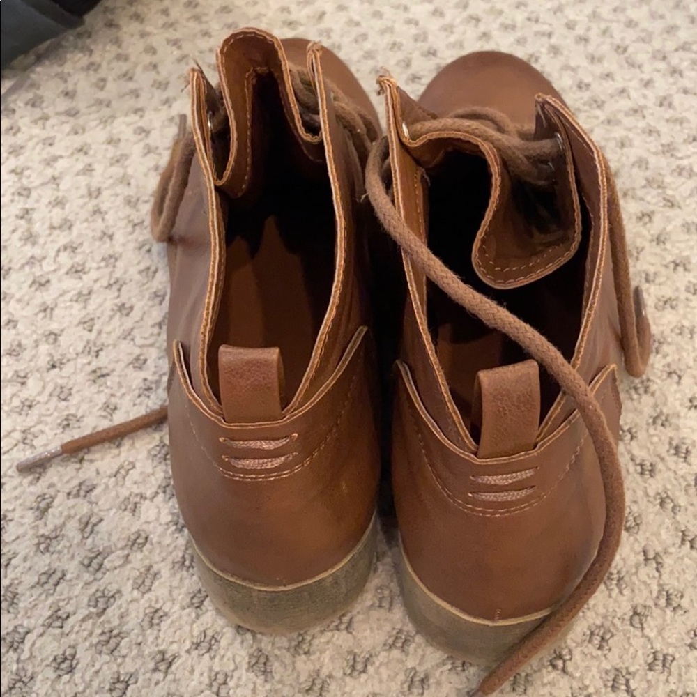 shoes - Picture 2 of 3